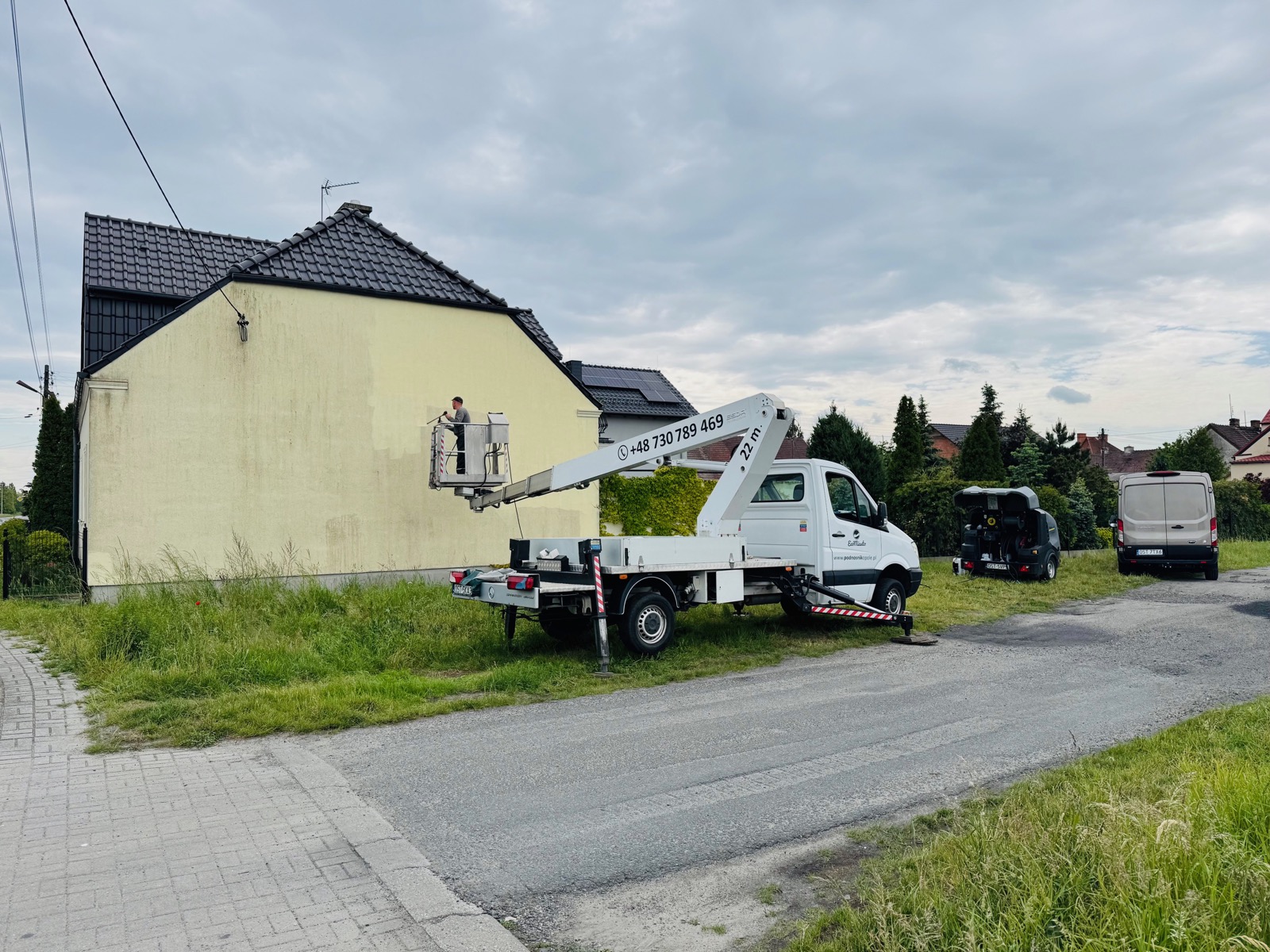 Podnośnik koszowy 26m do czyszczenia elewacji